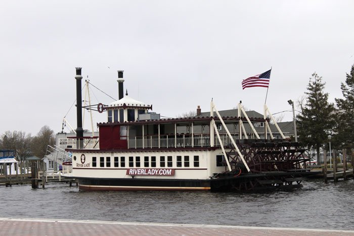 river lady cruise & dinner boat